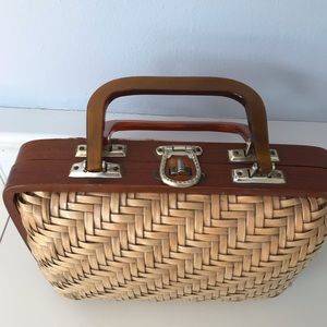 Vintage basketweave handbag with  melamine handles